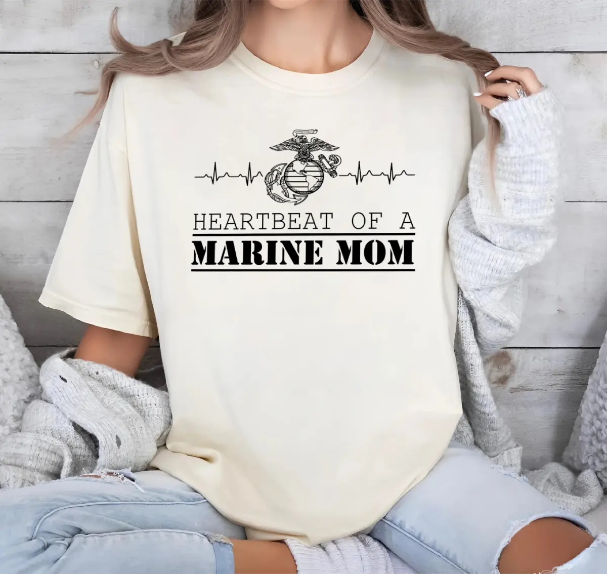 US Marine Mom Heartbeat T-Shirt – Proud USMC Mama Military Family Graphic Tee