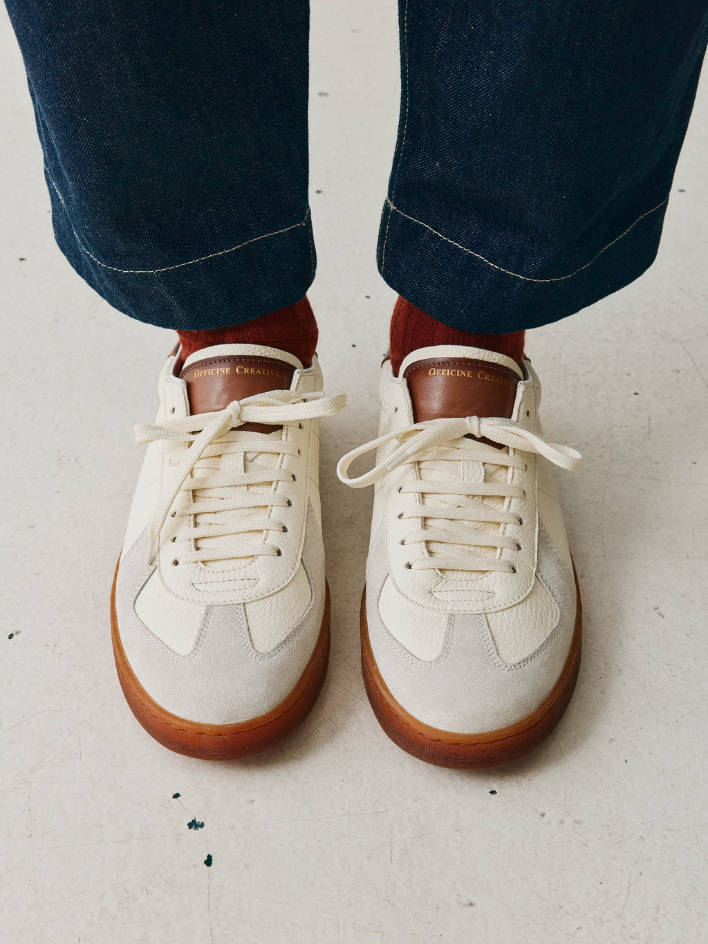 Weiße Low-Top-Sneakers aus Leder