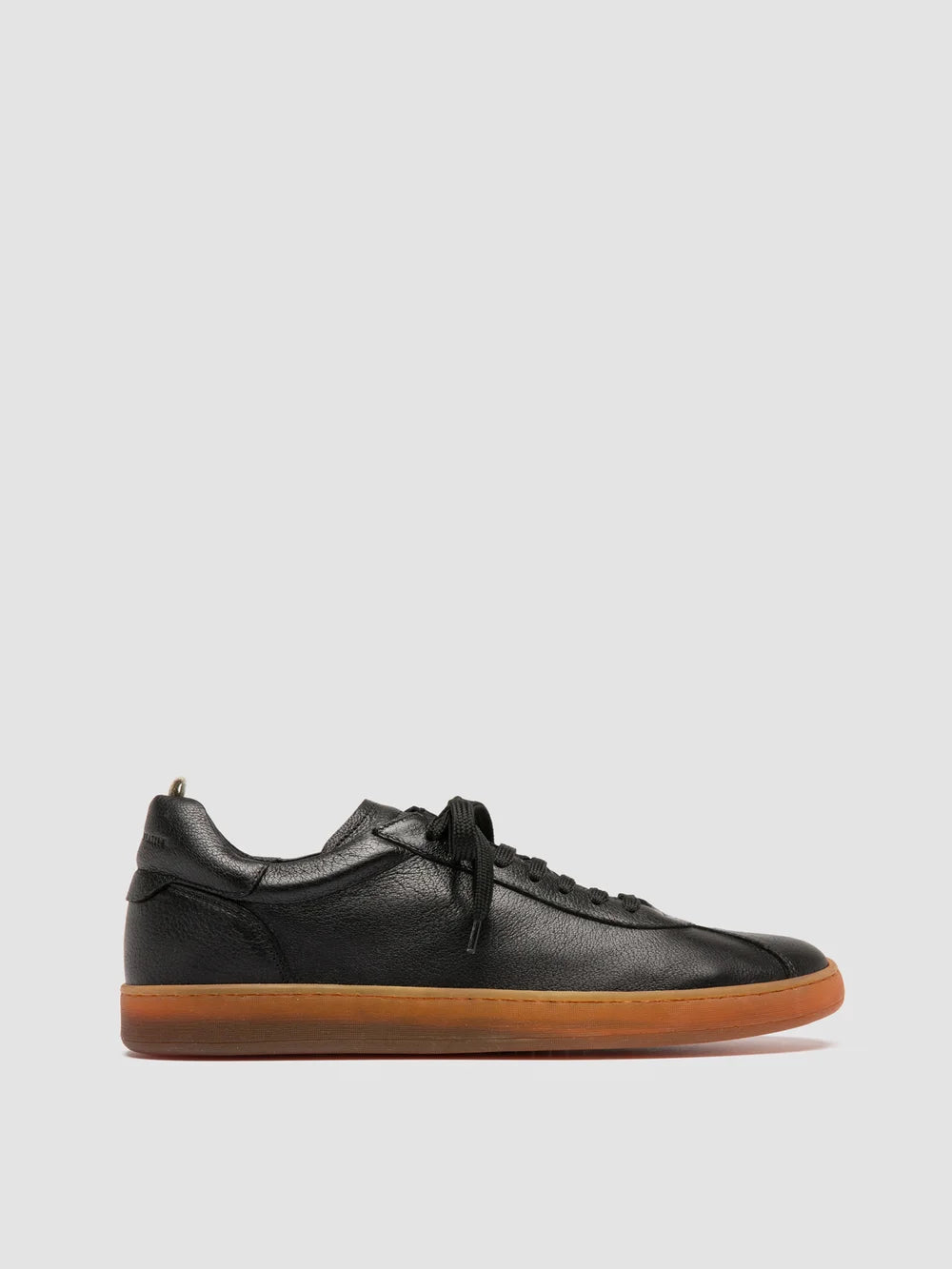 Schwarze Sneaker aus Leder