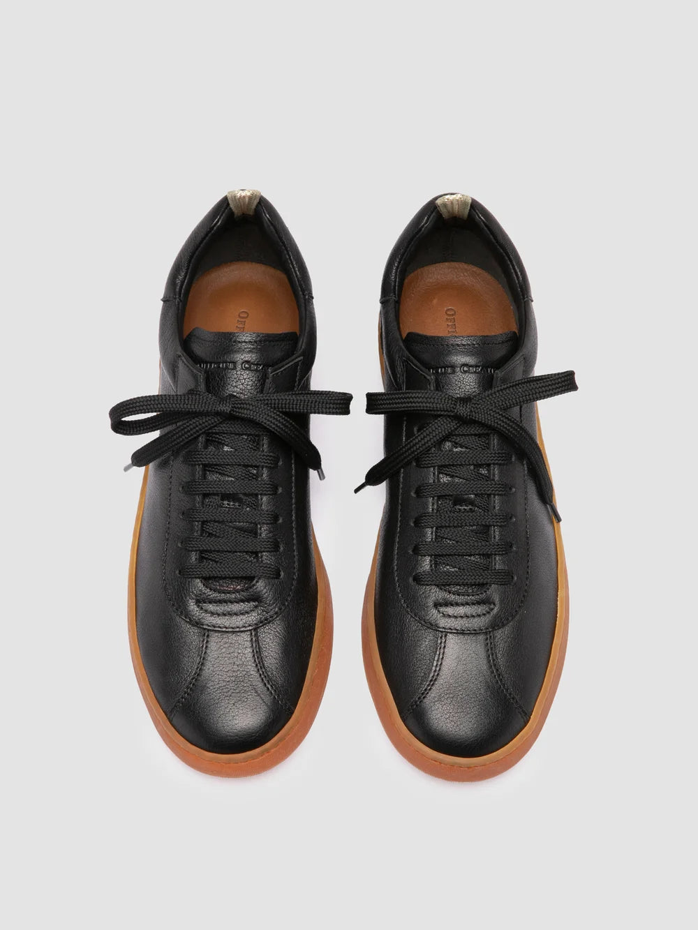 Schwarze Sneaker aus Leder