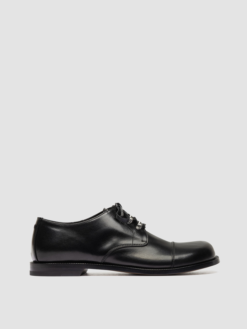 Schwarze Derby-Schuhe aus Leder