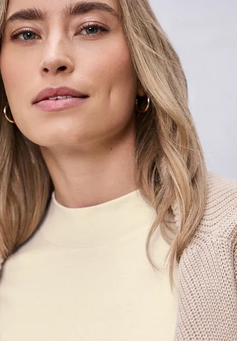 Basic T-Shirt mit Turtle Neck
