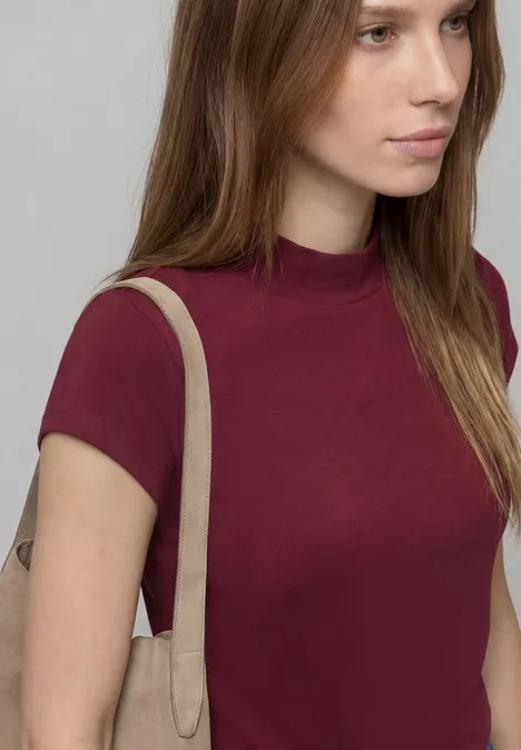 Basic T-Shirt mit Turtle Neck