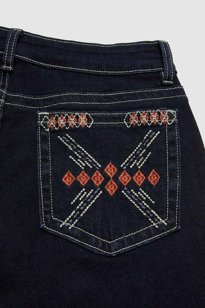 Wash Geo Embroidery Rhinestone Decor Mid Rise Bootcut Jeans Without Belt