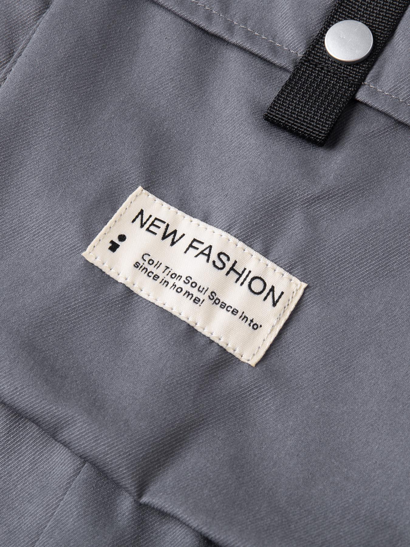 Men’s cargo shorts—knee-length tactical work shorts with multiple pockets and a street-style casual design for summer. Features an elastic waistband with drawstring, pocket patch appliqué design, and is very comfortable to wear.