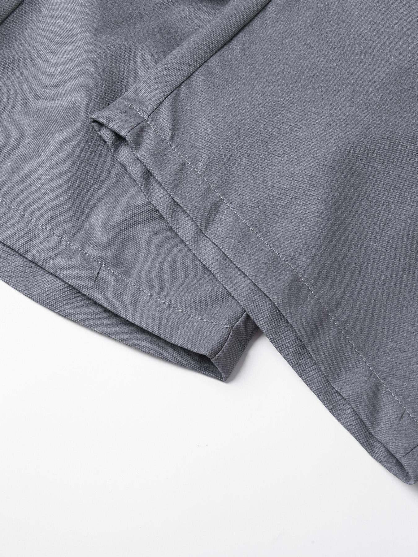 Men’s cargo shorts—knee-length tactical work shorts with multiple pockets and a street-style casual design for summer. Features an elastic waistband with drawstring, pocket patch appliqué design, and is very comfortable to wear.