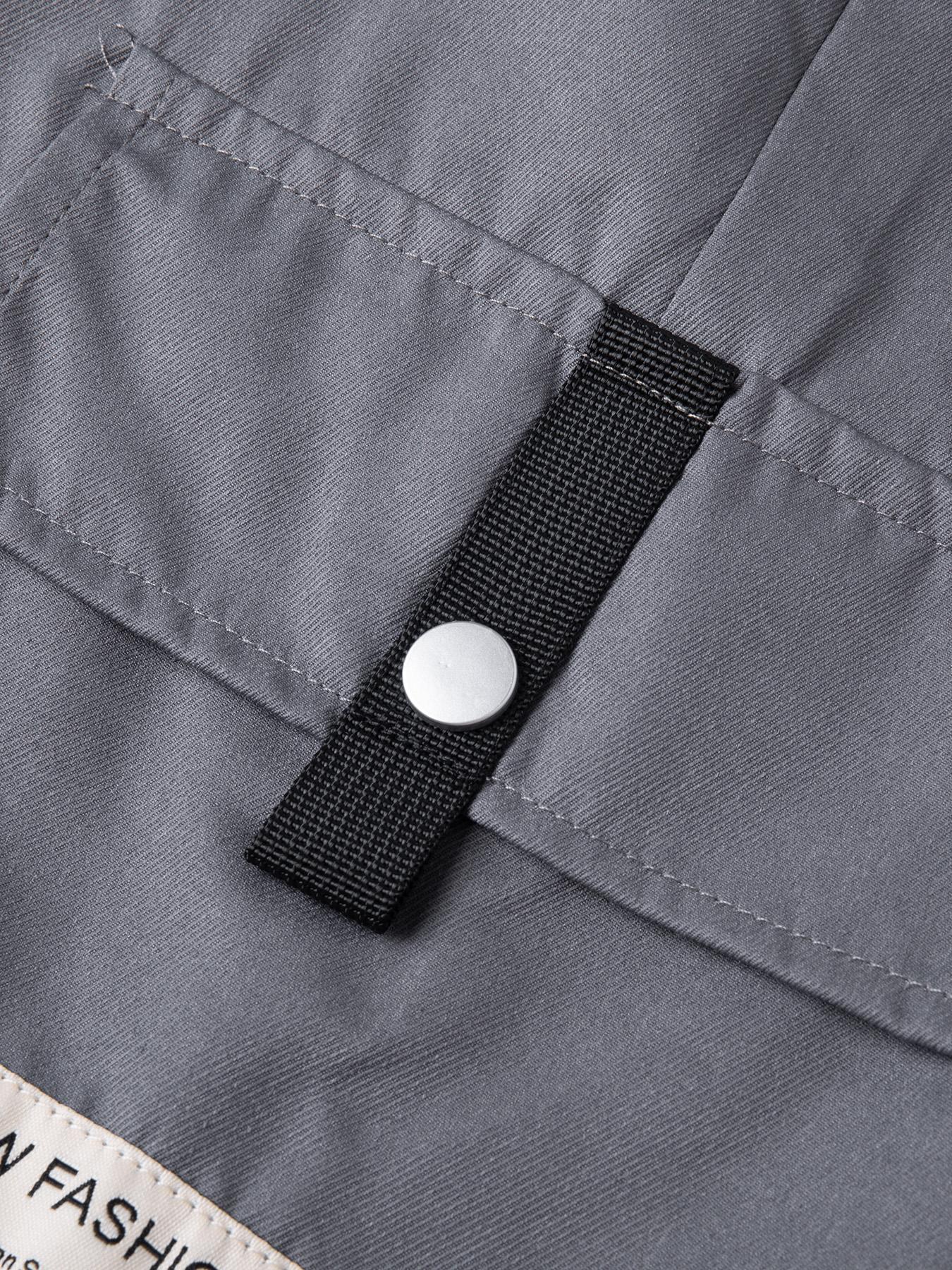 Men’s cargo shorts—knee-length tactical work shorts with multiple pockets and a street-style casual design for summer. Features an elastic waistband with drawstring, pocket patch appliqué design, and is very comfortable to wear.
