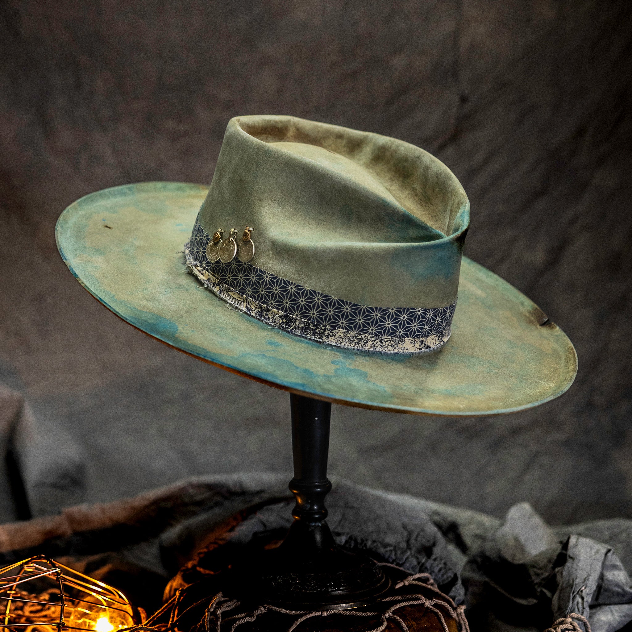 Distressed gradient blue-green felt Western wide-brimmed hat