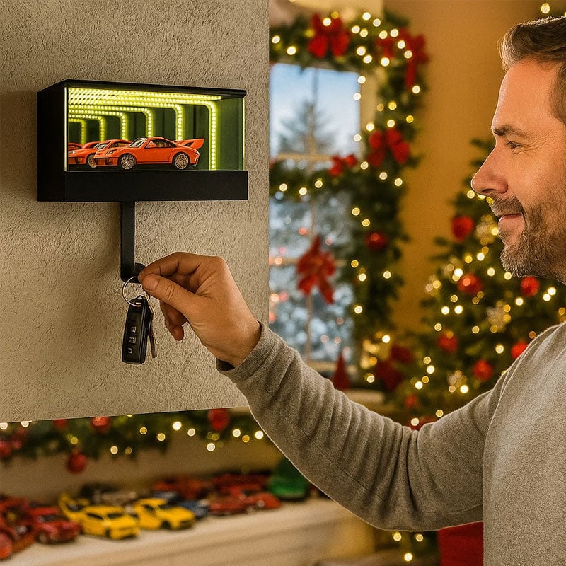 🎅 Infinity Garage Keychain