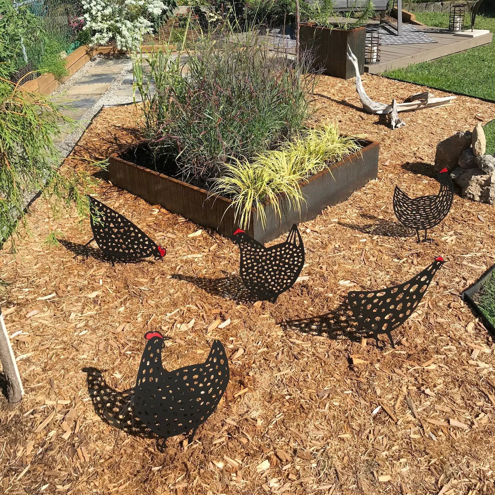 Chicken Yard Metal Art Decoration