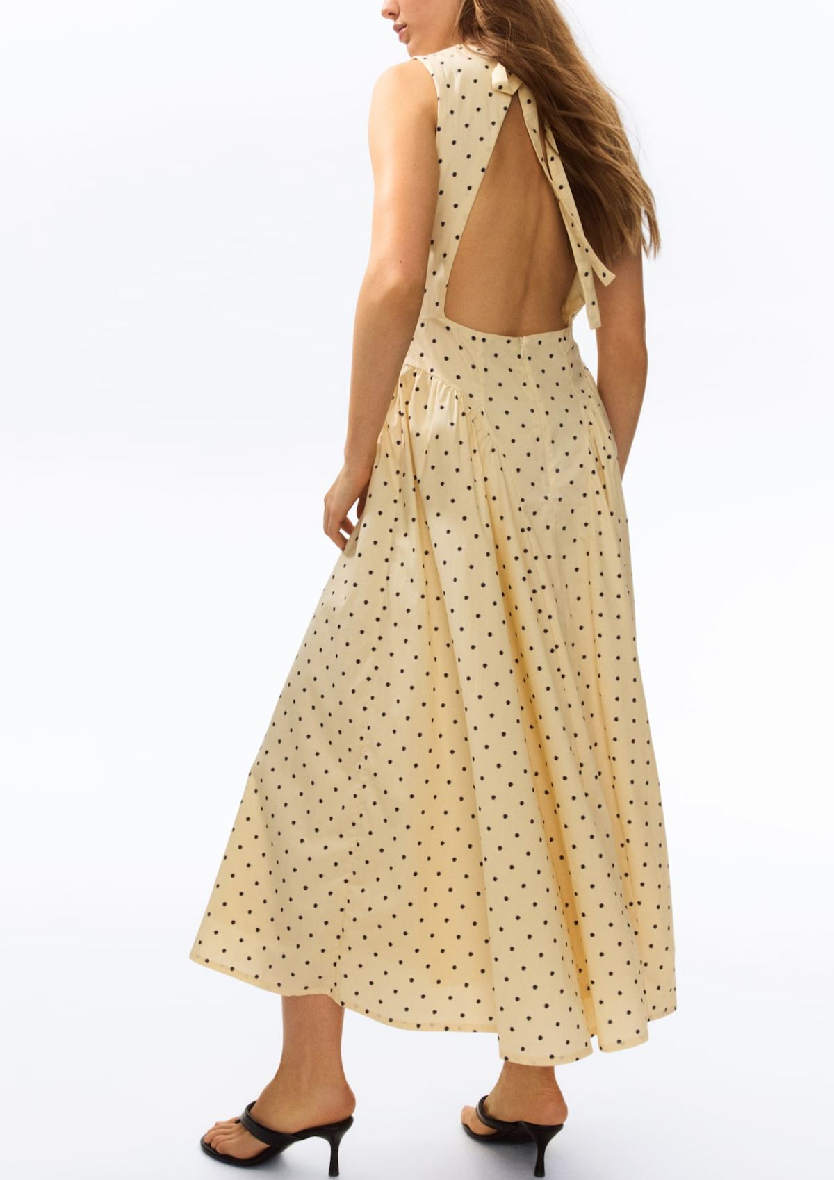 7 dresses in different colors and cuts