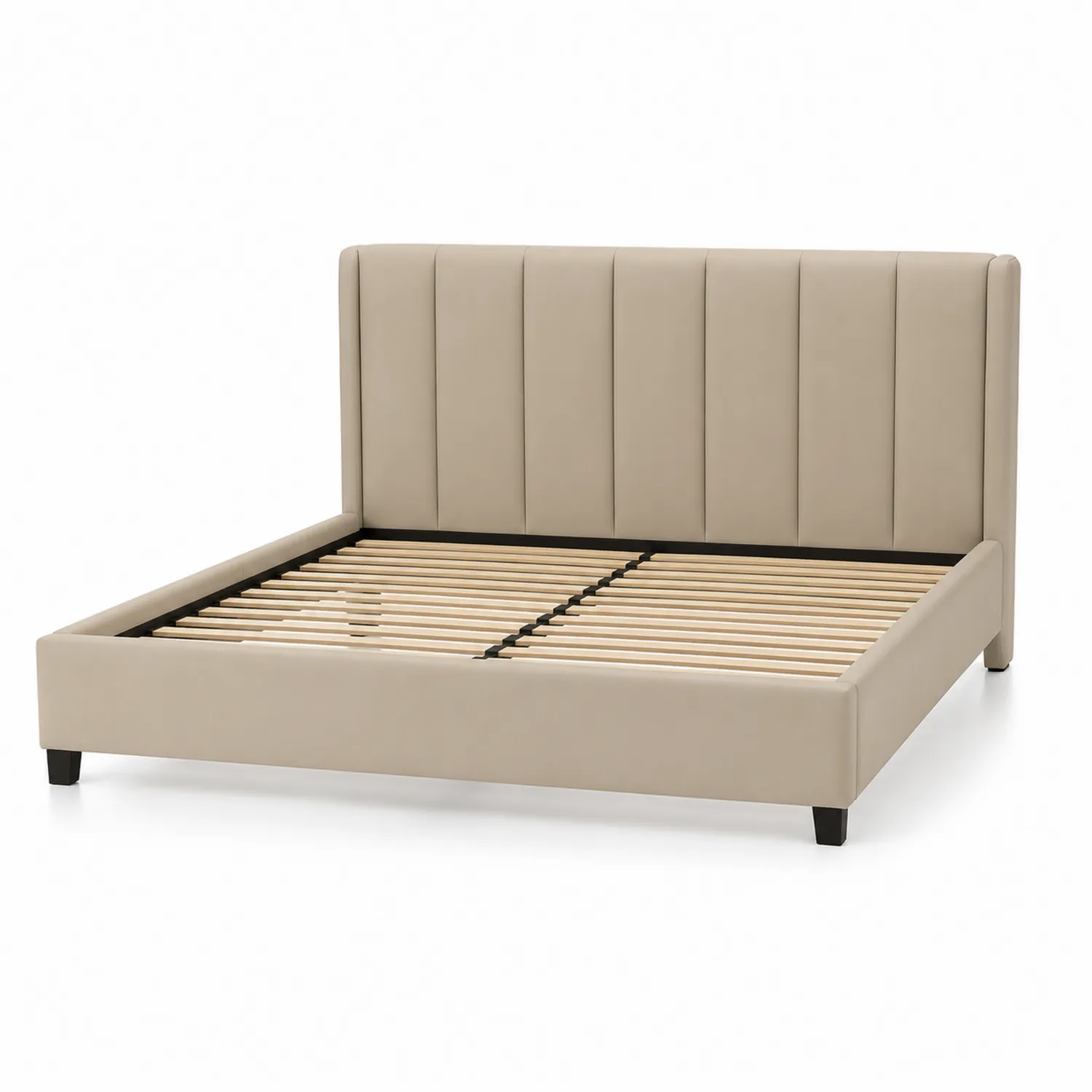 Cama tapizada en cuero sintético beige con estructura de madera