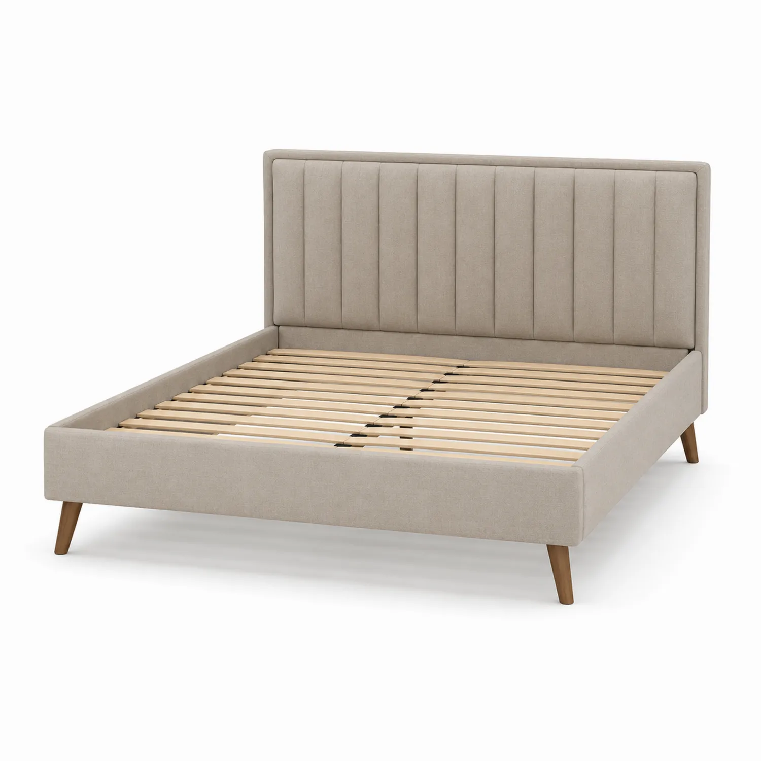 Cama tapizada beige con cabecero acolchado y patas de madera
