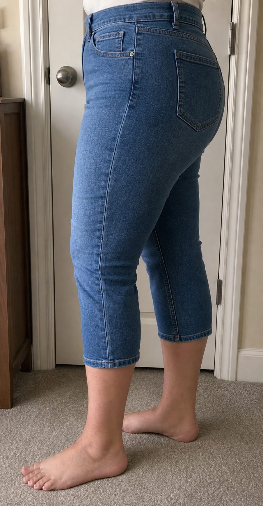 Side profile capri jeans length reference