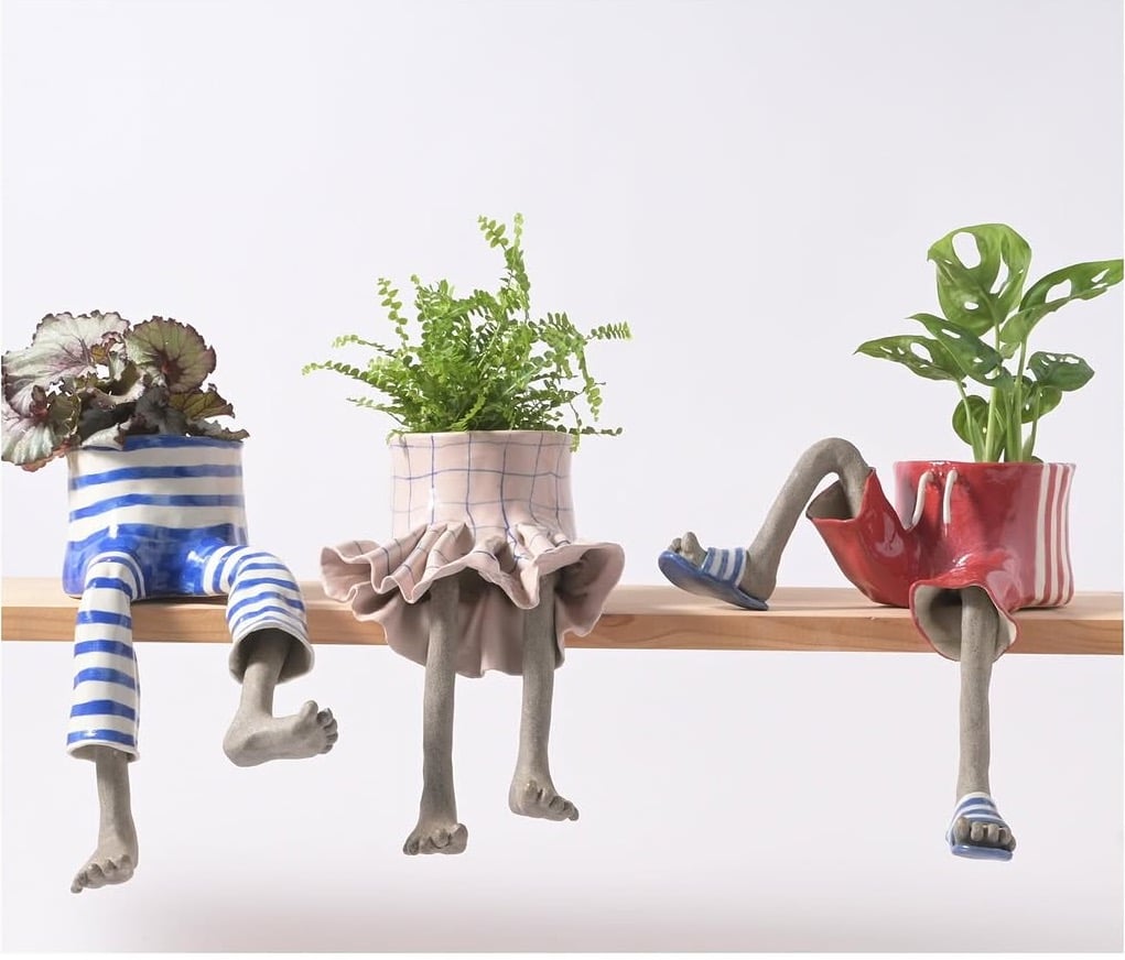 👖 The Hanging Legs Family™ Whimsical Hanging Legs Planter – Cute & Funny Home Decor