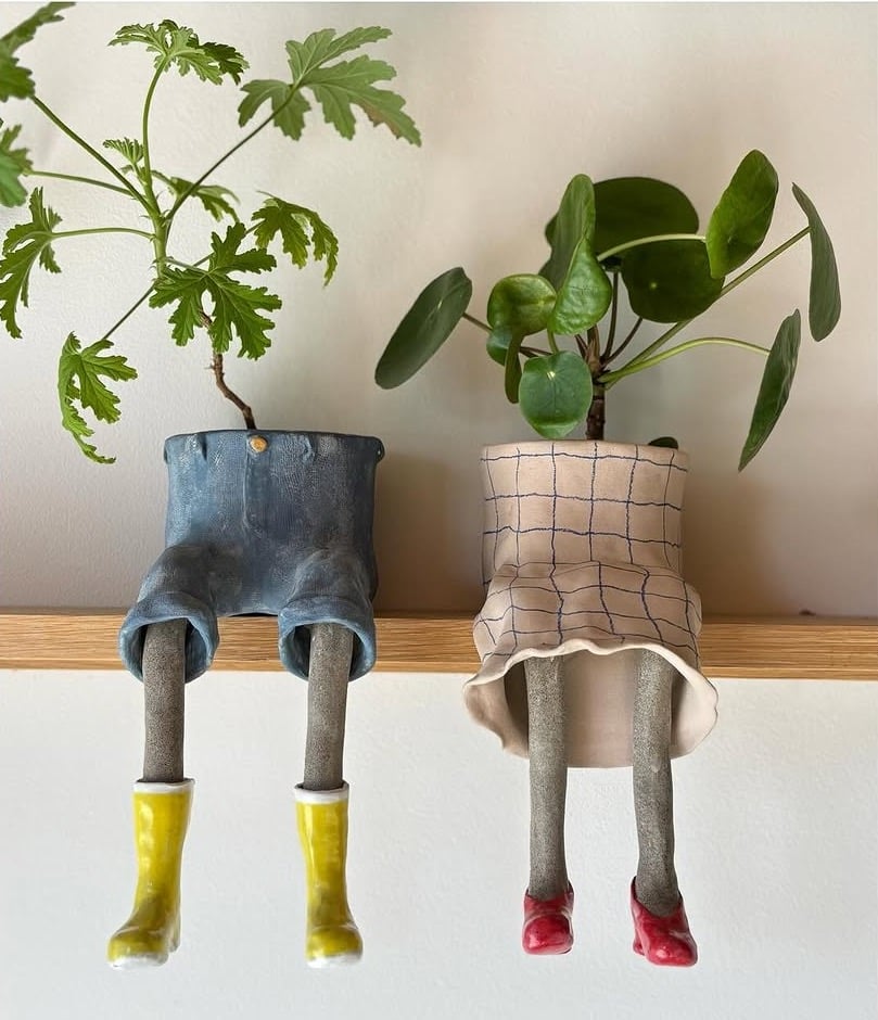 👖 The Hanging Legs Family™ Whimsical Hanging Legs Planter – Cute & Funny Home Decor