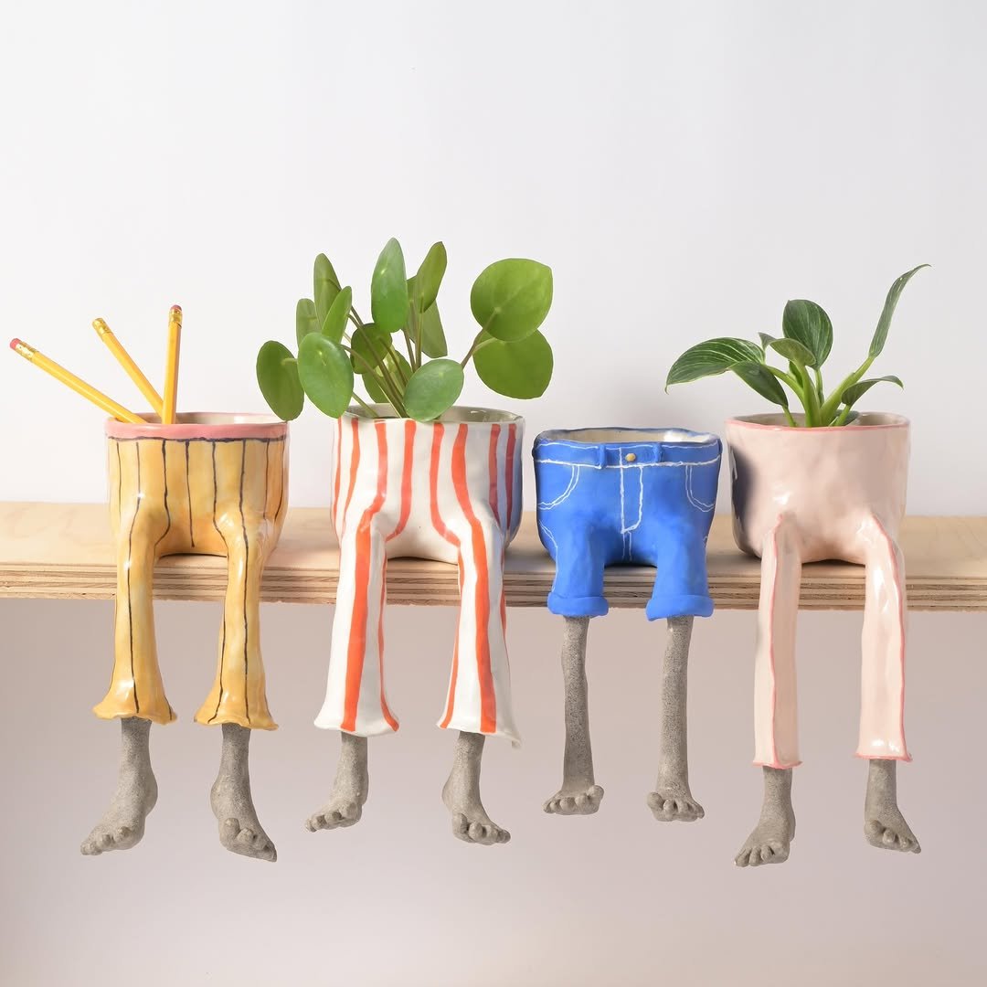 👖 The Hanging Legs Family™ Whimsical Hanging Legs Planter – Cute & Funny Home Decor