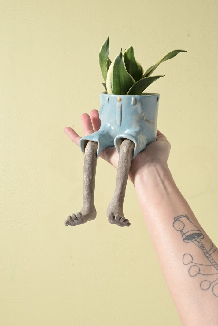 👖 The Hanging Legs Family™ Whimsical Hanging Legs Planter – Cute & Funny Home Decor
