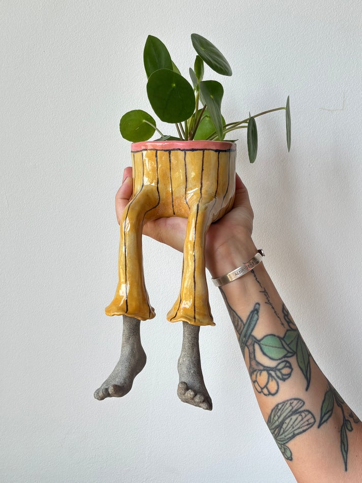 👖 The Hanging Legs Family™ Whimsical Hanging Legs Planter – Cute & Funny Home Decor