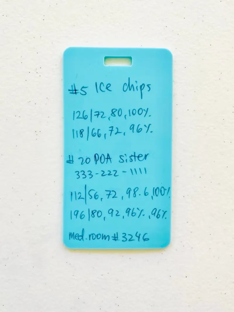 🩺Erasable Badge Sticky Notes | Dual-Side Writable, Fade-Proof & No Blur (🖊Write. Wipe. Repeat.) 🎁Free Badge Clip Included📋