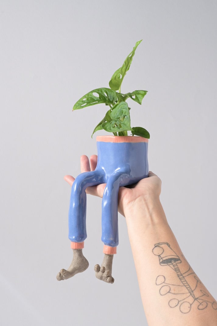 👖 The Hanging Legs Family™ Whimsical Hanging Legs Planter – Cute & Funny Home Decor
