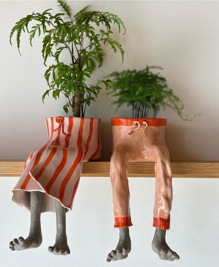 👖 The Hanging Legs Family™ Whimsical Hanging Legs Planter – Cute & Funny Home Decor