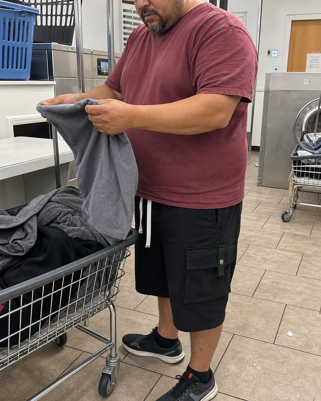 Black plus-size cargo shorts laundromat photo