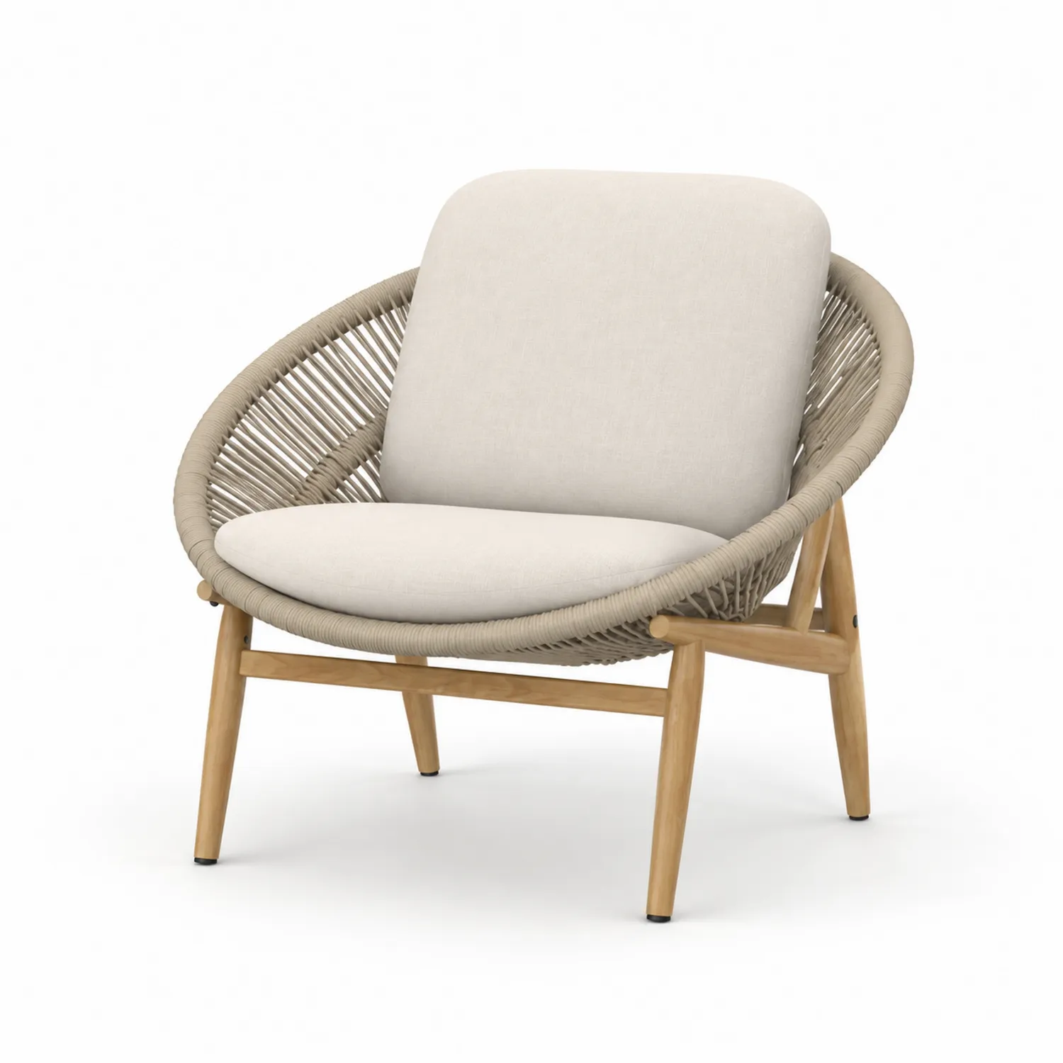 Sillón de exterior beige con estructura de madera y cuerda