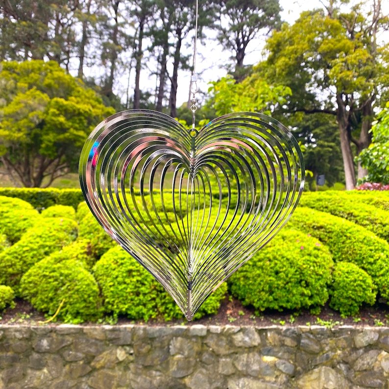 beating heart wind spinner