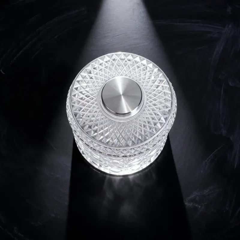 🔥Luxury 360° Spinning Crystal Glass