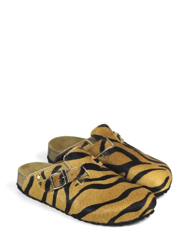 Maria-Closed Sandal in Brown Animal Print