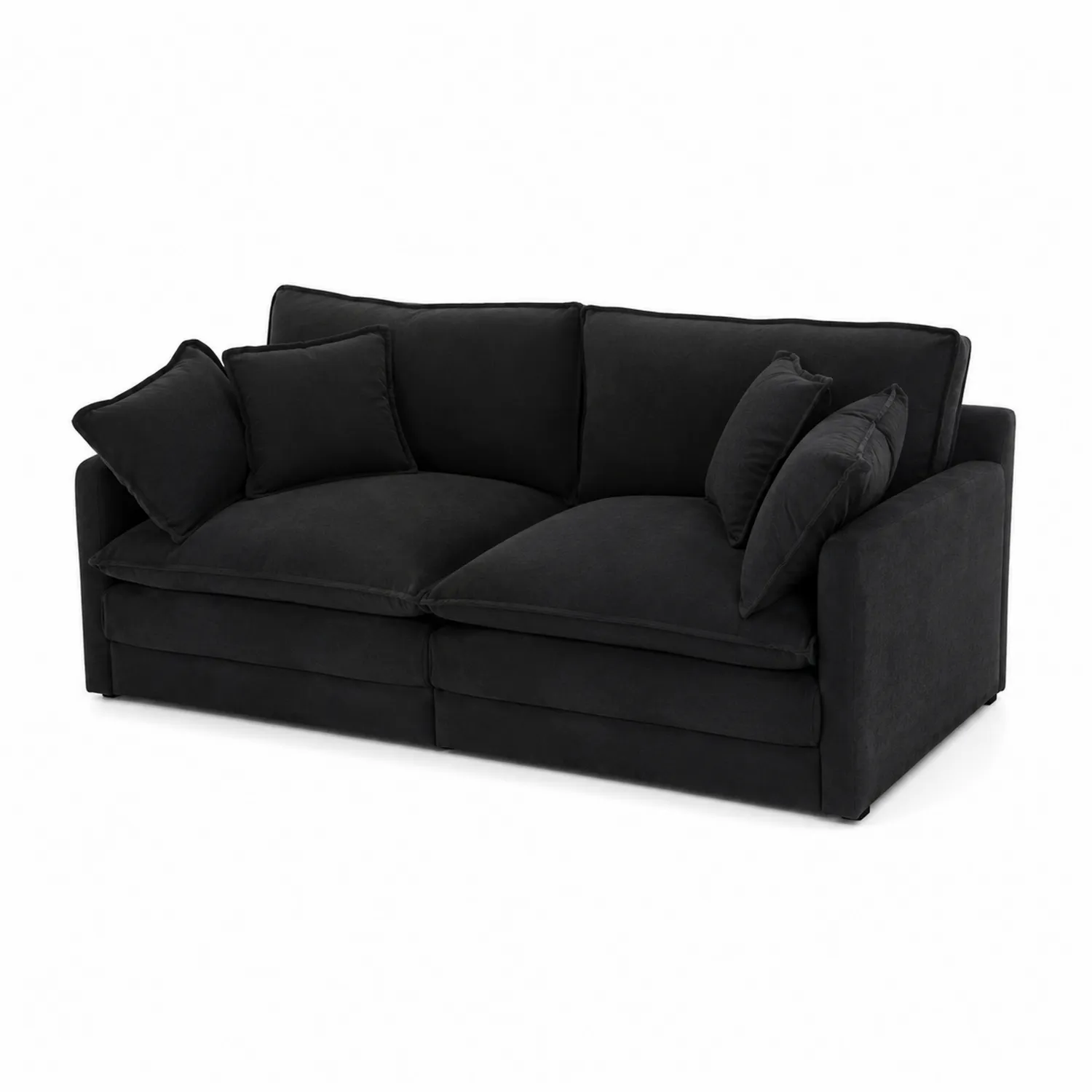 Czarna welurowa sofa z trzema poduszkami