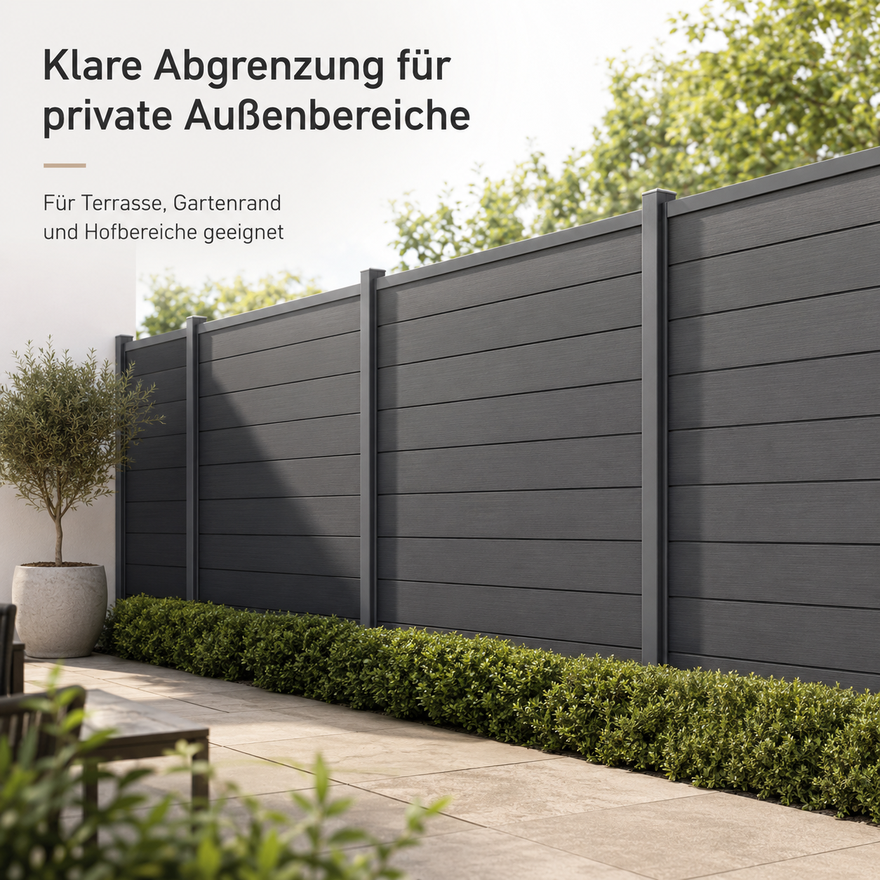 WPC Sichtschutzzaun in Anthrazit mit modernem Lamellendesign