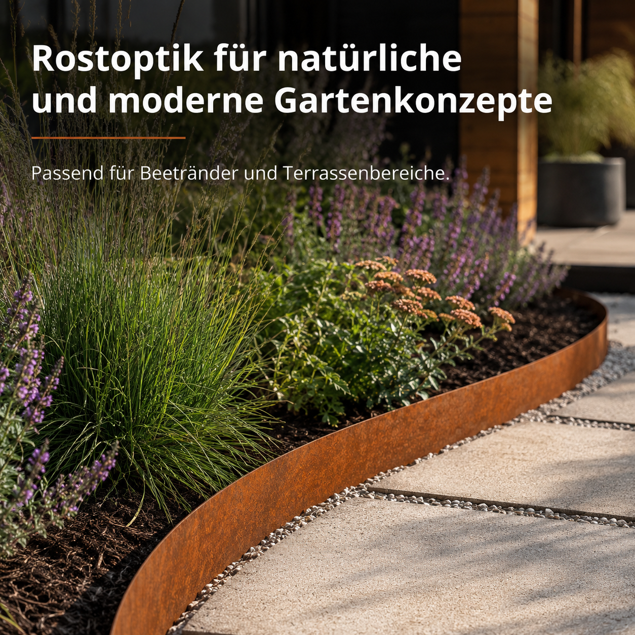 Flexible Rasenkante aus Metall in Rostoptik für Beete und Wege