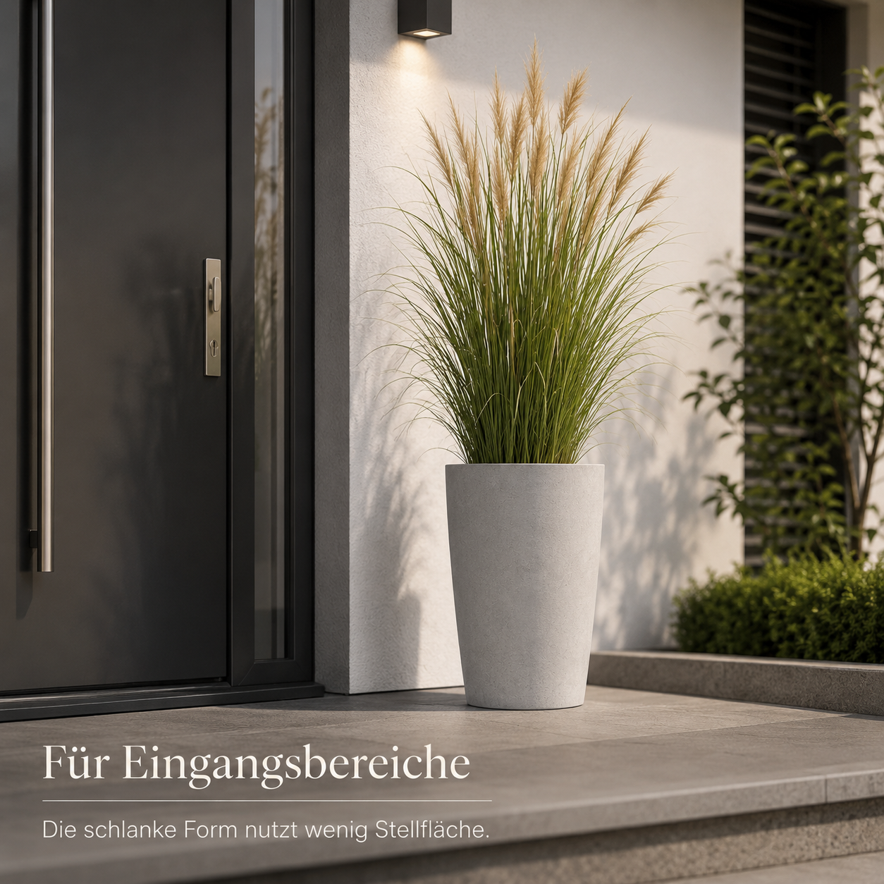 Schlanker Pflanzkübel in Betonoptik für Terrasse und Eingangsbereich