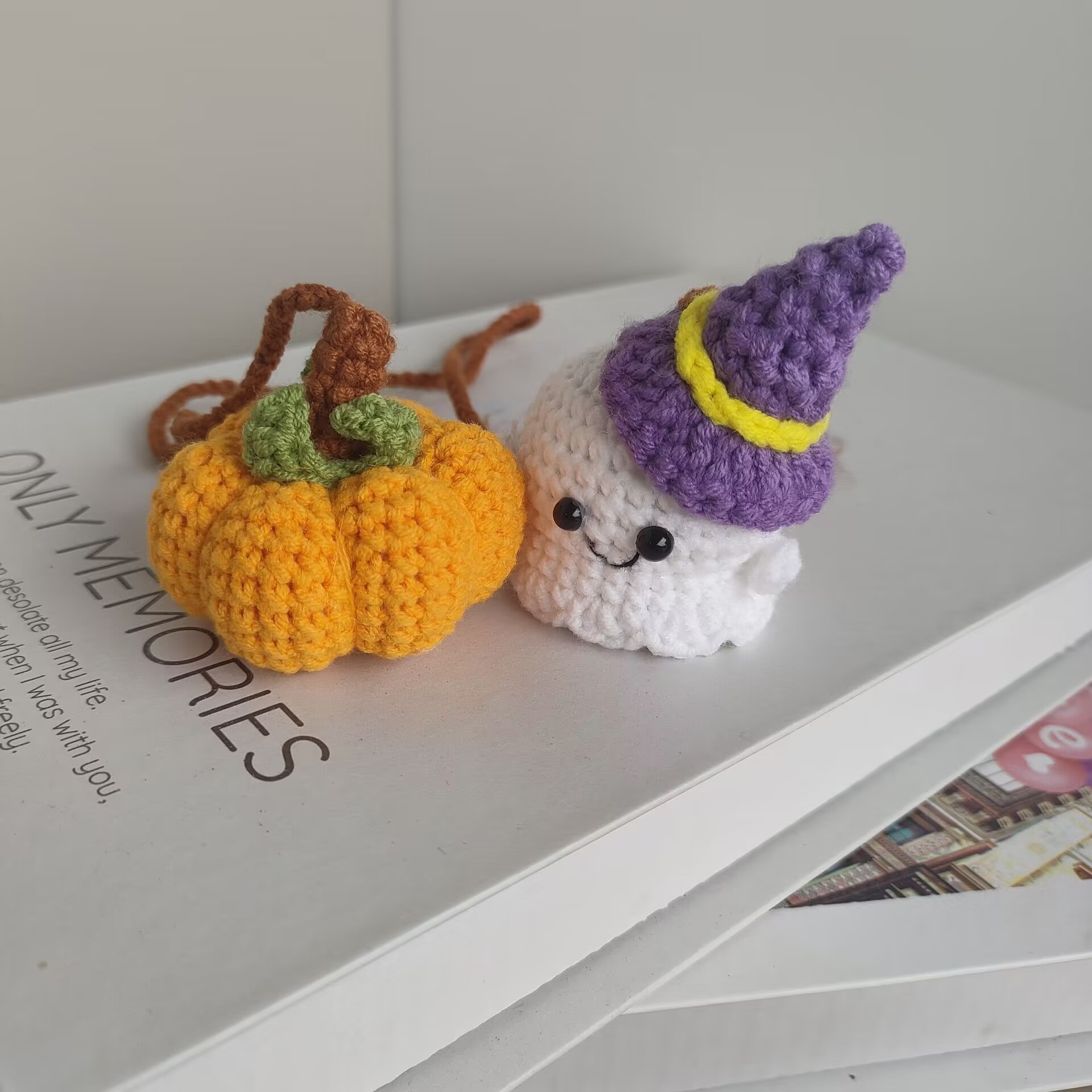 Handmade Crochet Ghost & Pumpkin Car Charm – Cute Halloween fall spooky season rear view mirror hanging amigurumi.👻⚡