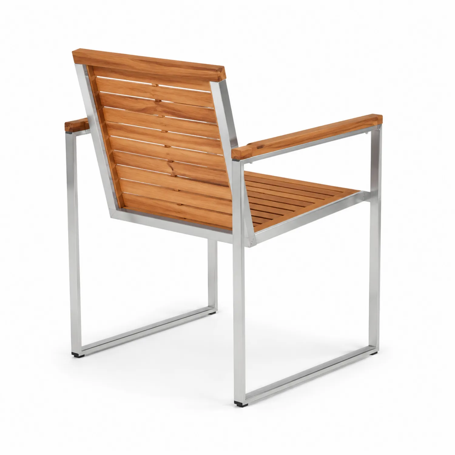 Silla de metal y madera de teca con reposabrazos