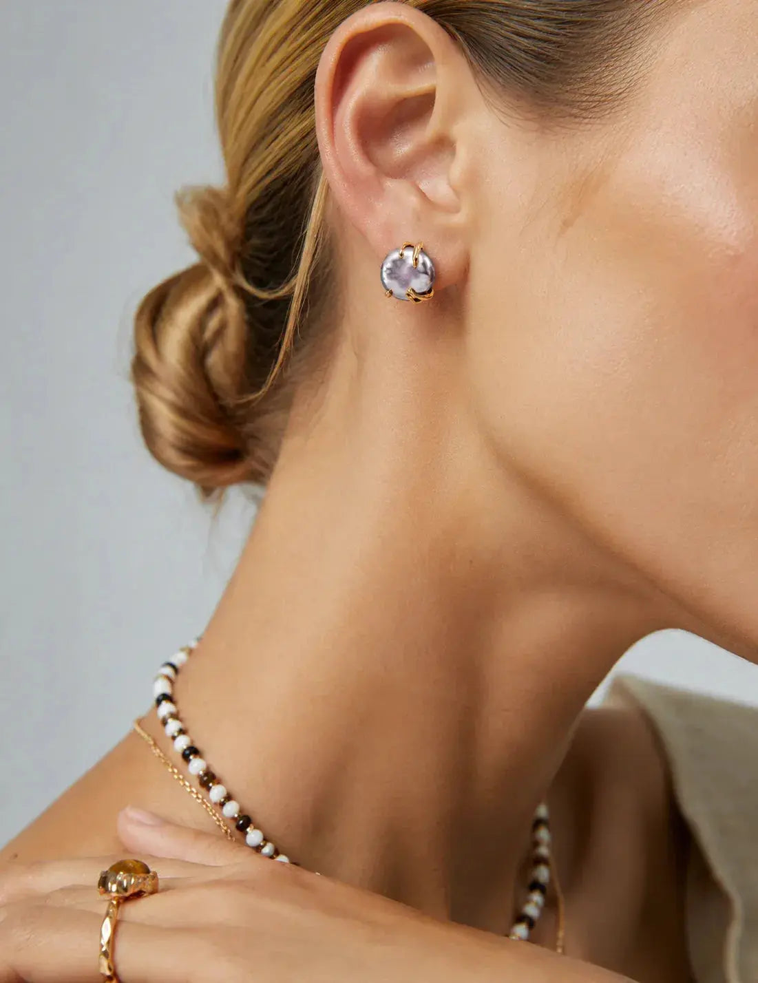 Freshwater Grey Pearl Claw Stud Earrings 925 Silver Rose Gold 1.5cm Irregular Beauty Pearl