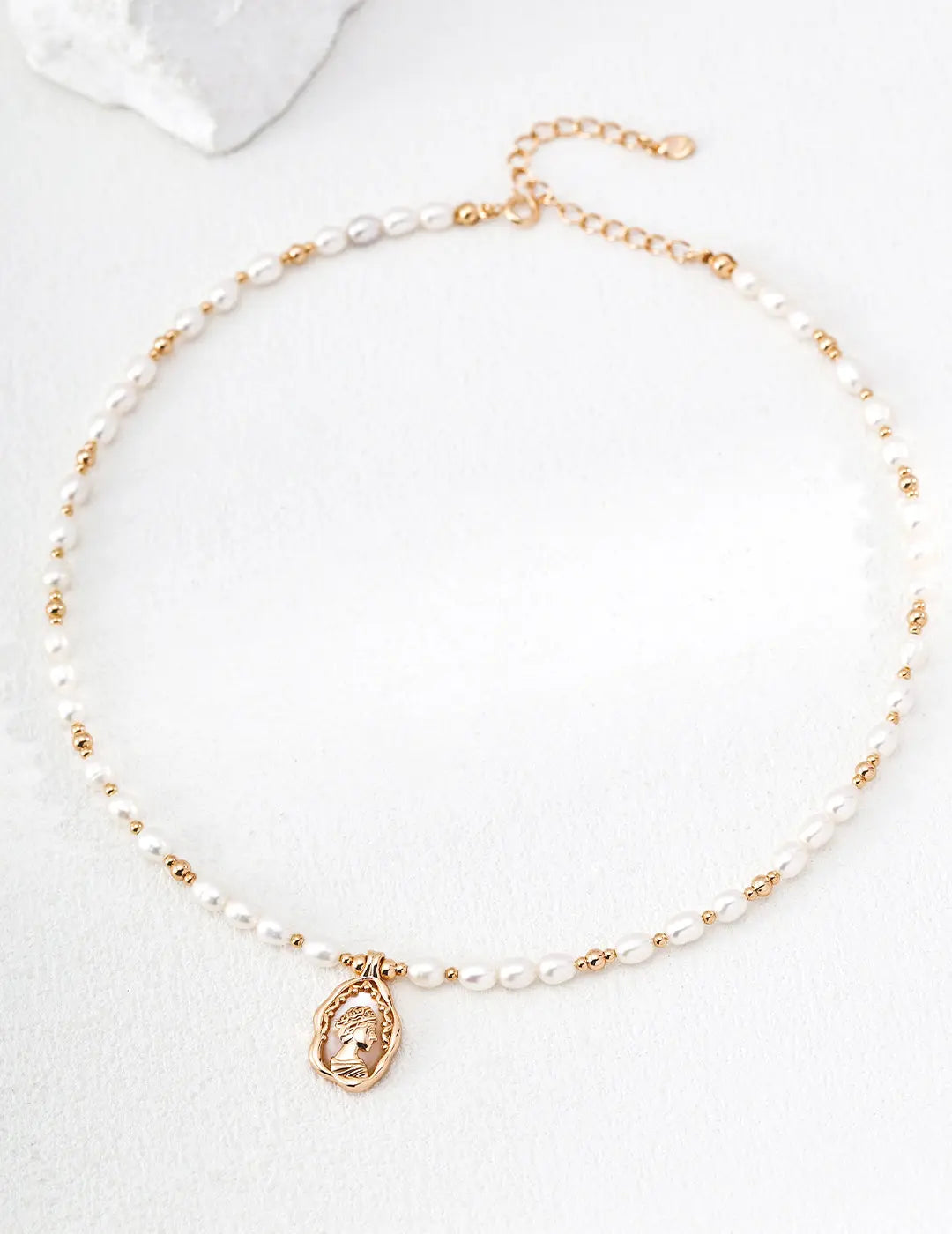 Freshwater Pearl Cameo Pendant Necklace 925 Silver Vintage Gold 38cm Irregular Beauty Pearl