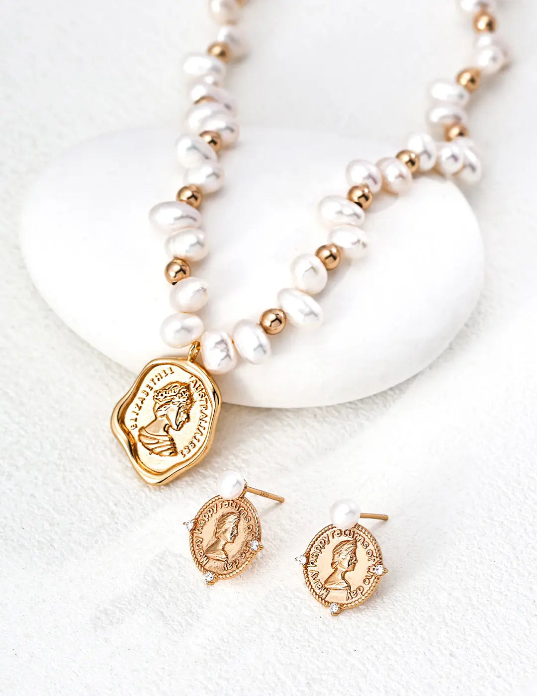 Freshwater Pearl Queen Coin Stud Earrings 925 Silver Vintage Gold 18mm Irregular Beauty Pearl