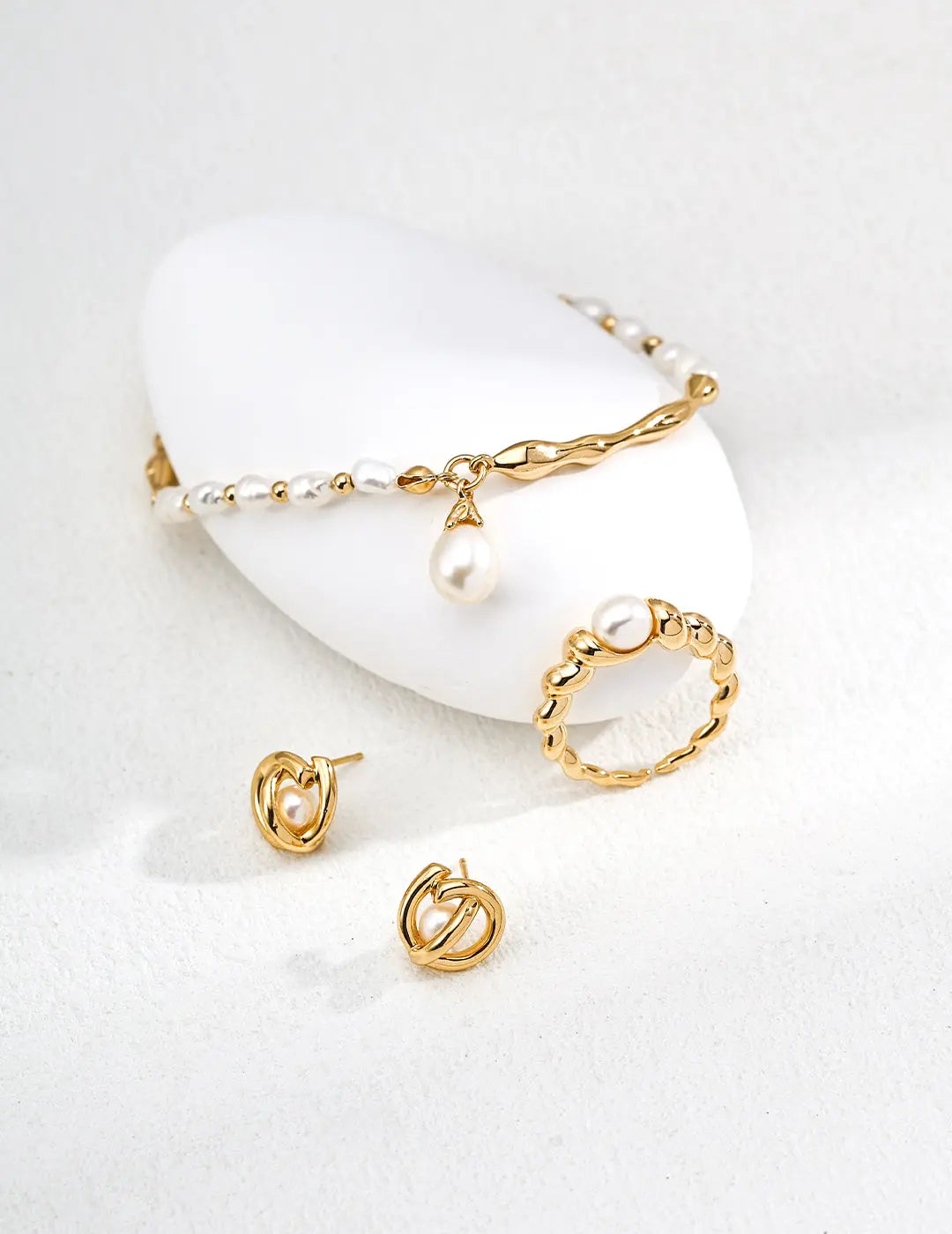 S925 Silver Interlocked Ring Natural Pearl Stud Earrings Vintage Gold Irregular Beauty Pearl