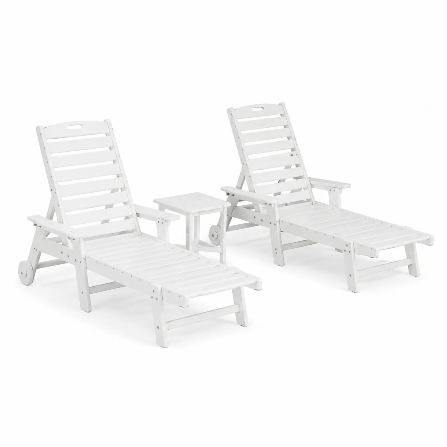 Ensemble de chaises longues en bois blanc avec table