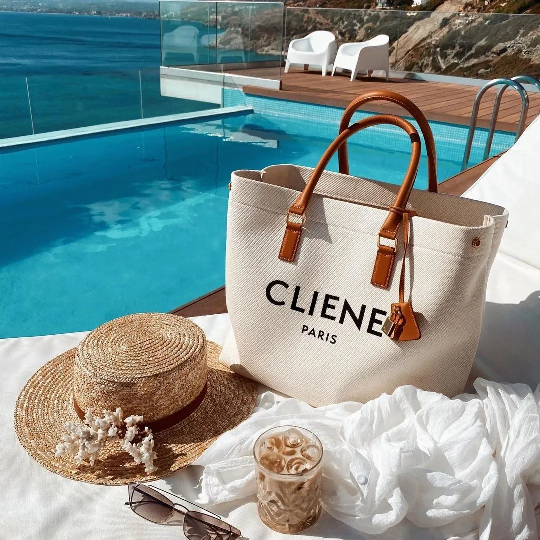 【Beliebtes Produkt】【Canvas-Tote】Der horizontale Tote-Bag, der auch von beliebten Models getragen wird, ist wieder auf Lager.