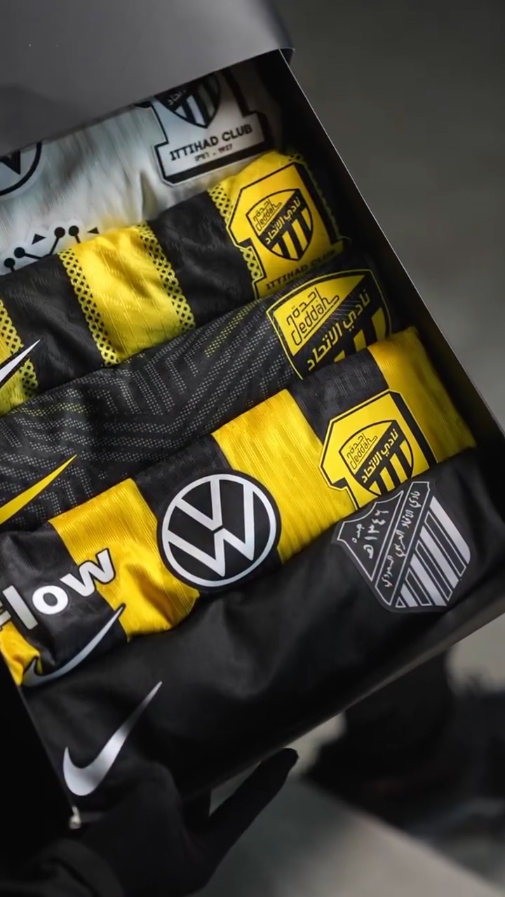 Al-Ittihad Jersey Set – (5-Piece Set)