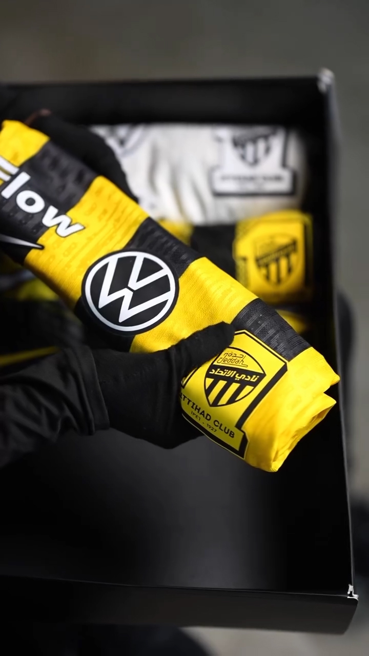 Al-Ittihad Jersey Set – (5-Piece Set)