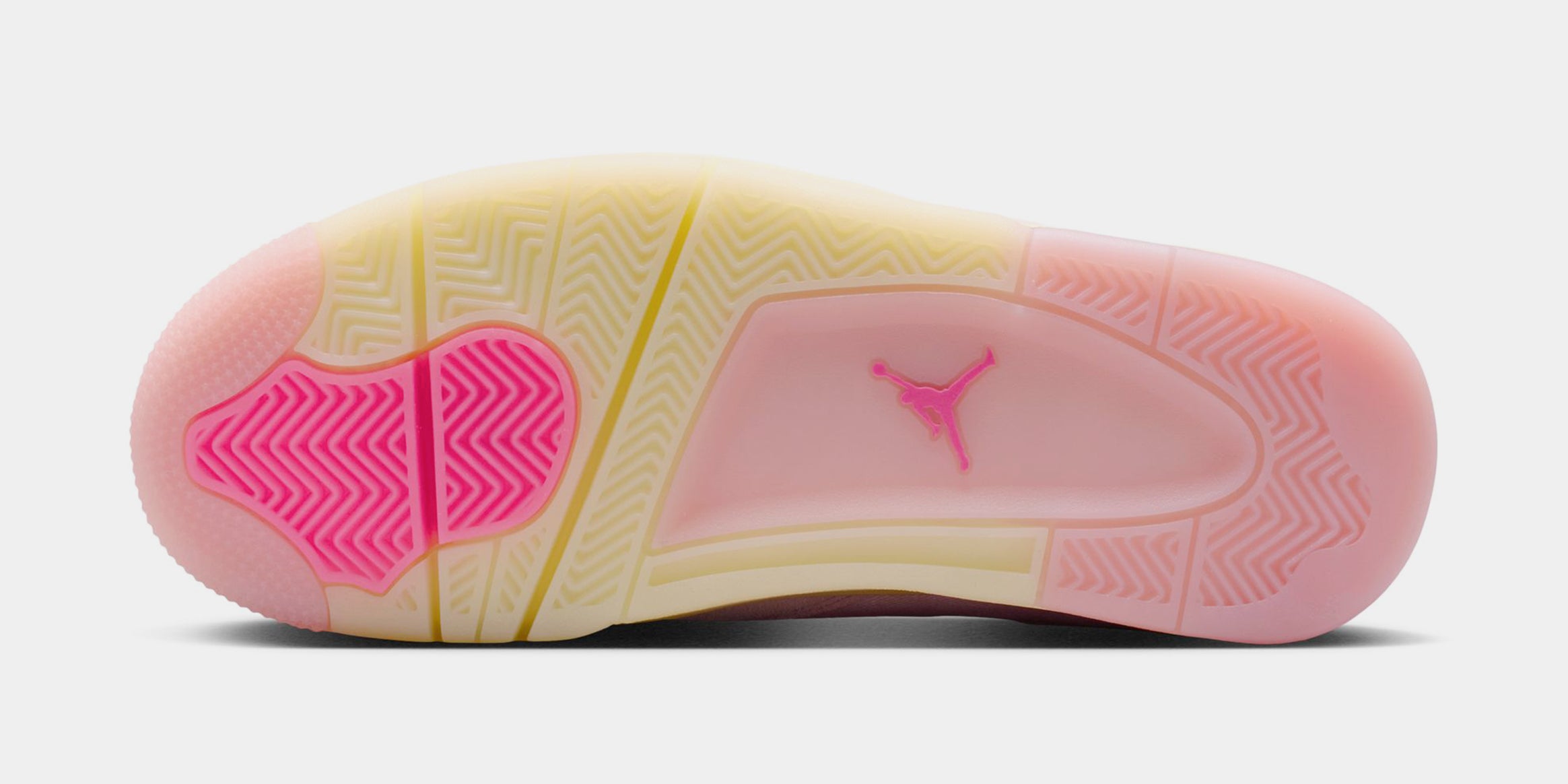 4 Retro Pink Pearl And Iced Carmine Womens Lifestyle Shoes (Pearl Pink/Iced Carmine/Coconut Milk)