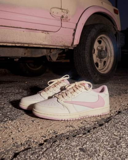  Retro Low OG SP Travis Scott Shy Pink