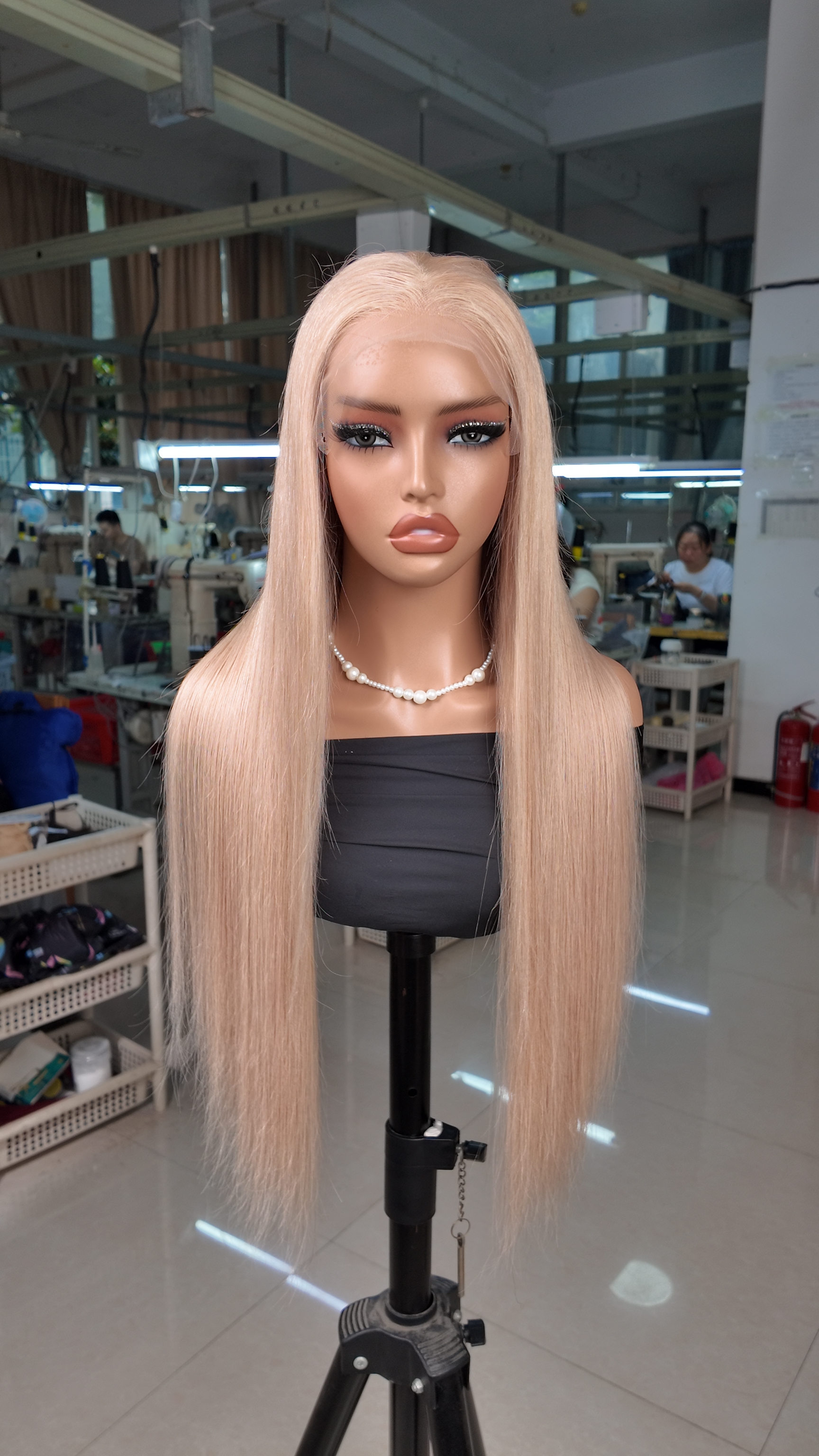 Champagne Blonde Silky Straight Wig Glueless Wig 4*7 Lace 26 inches (338g）