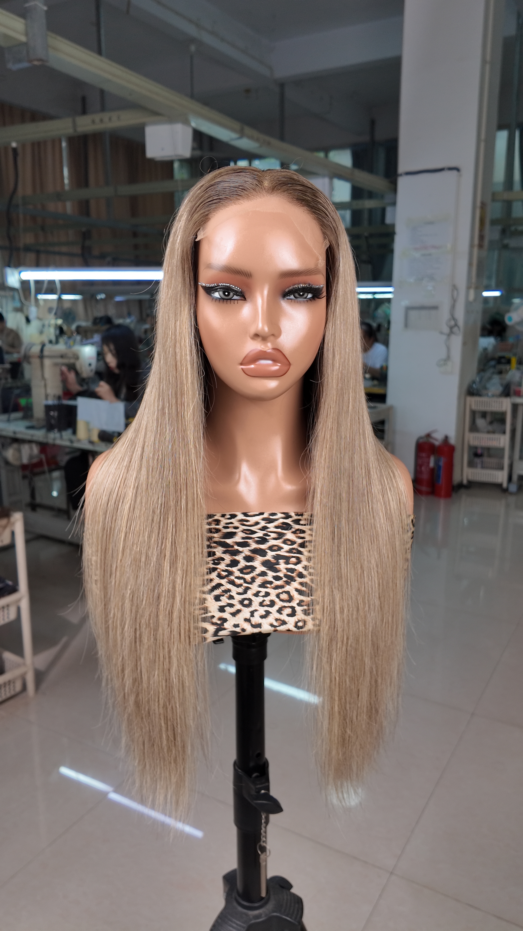 T18/8/22 Ombre Color 5*5 HD lace Highlighted Honey Blonde Bone Straight Glueless Lace Wig 22 inches