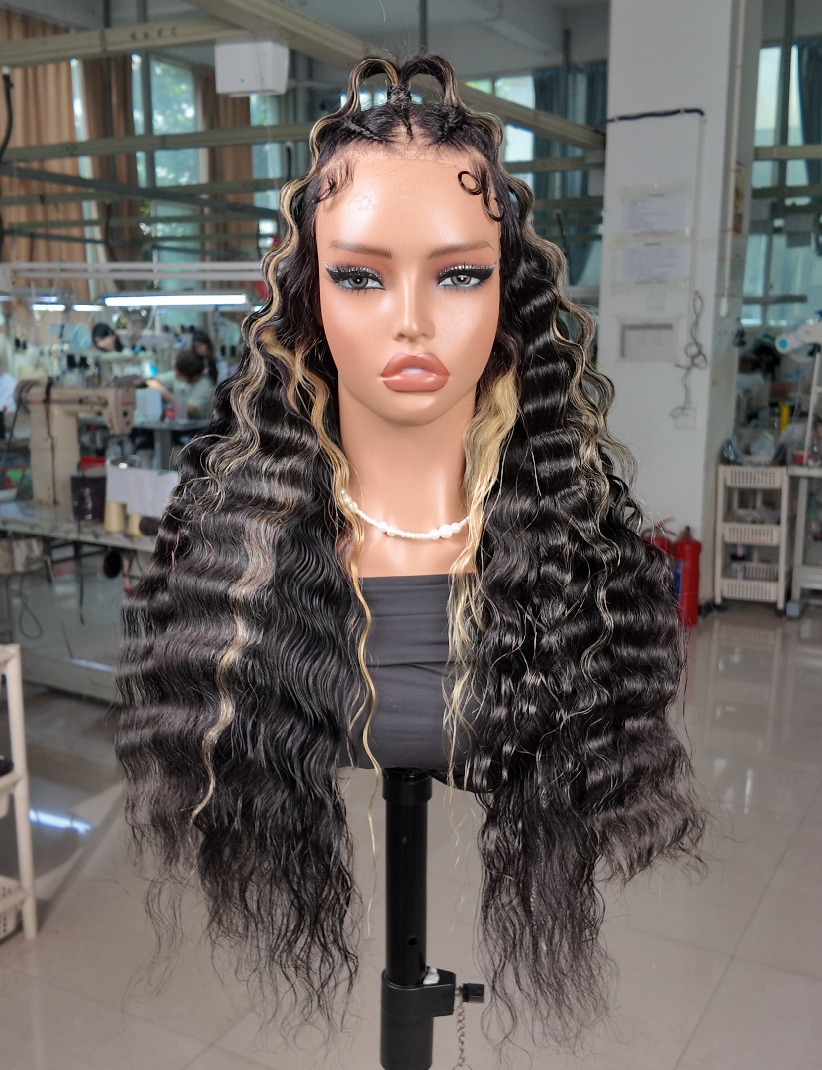 black wig with highlights
